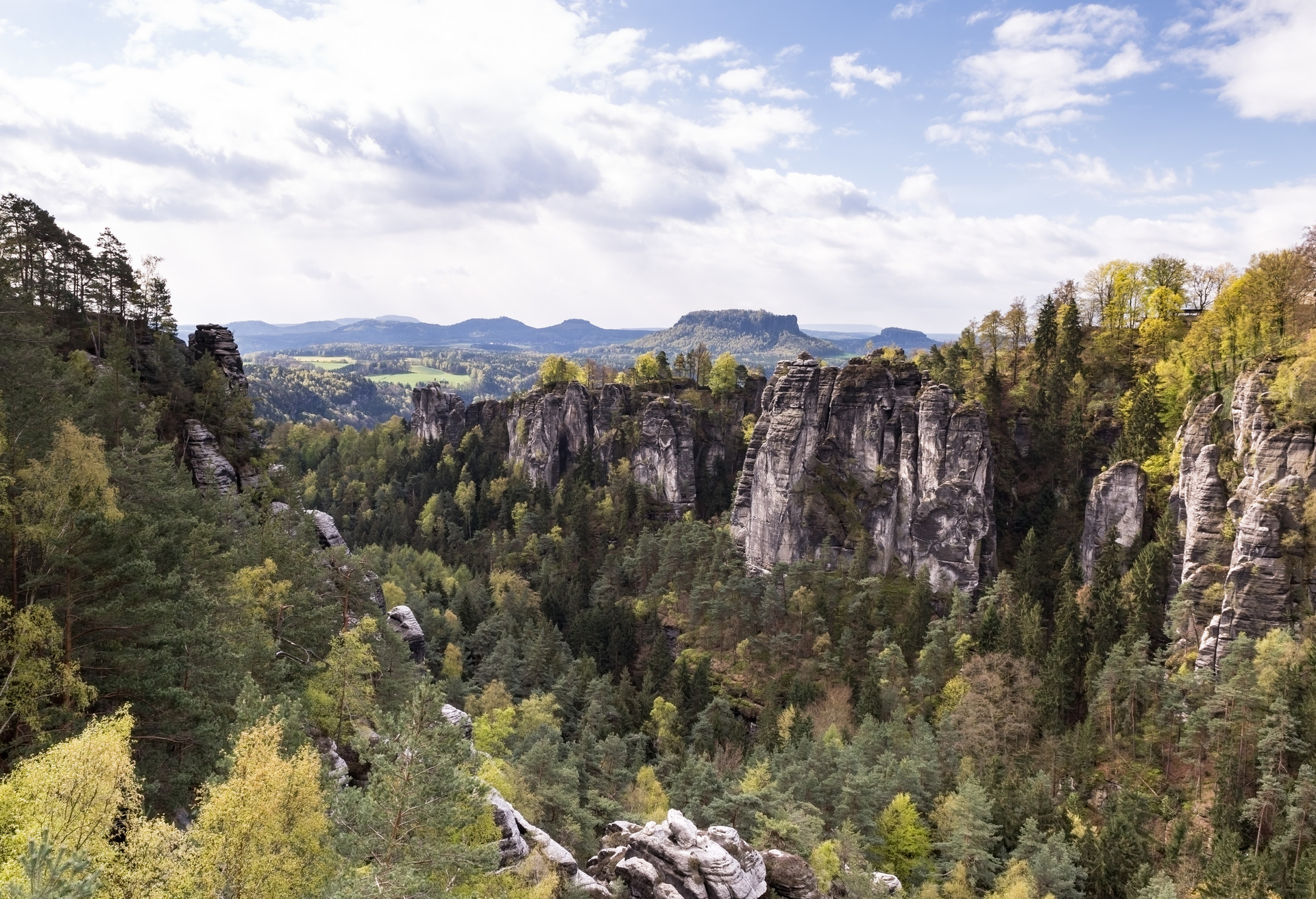Laat je niet foppen door de naam, het Nationale Park Saksisch Zwisterland is toch echt een Duitse natuurschat.