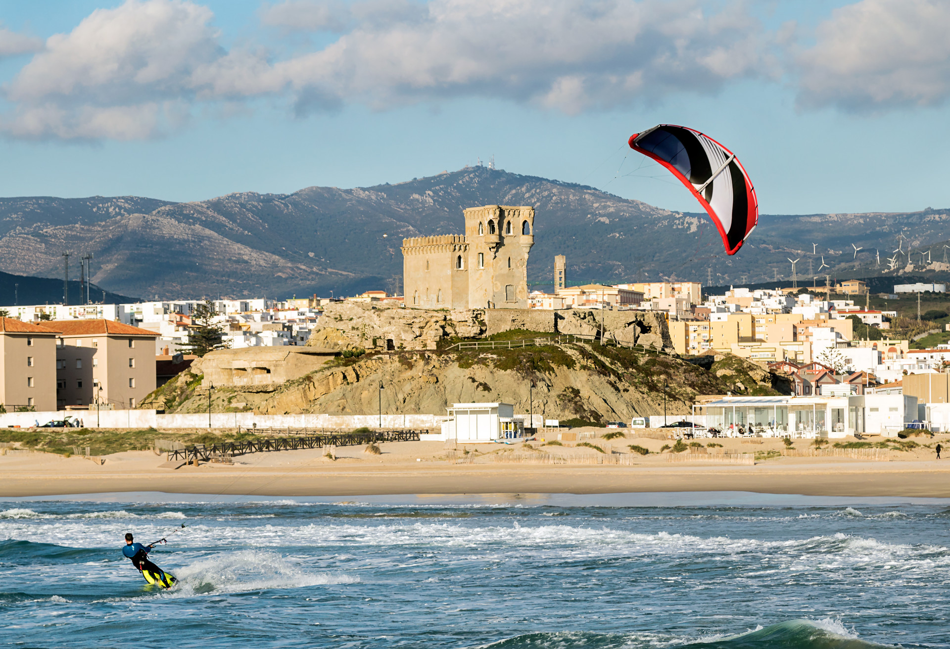 Tarifa is een van de populairste plekken in Europa voor kitesurfers