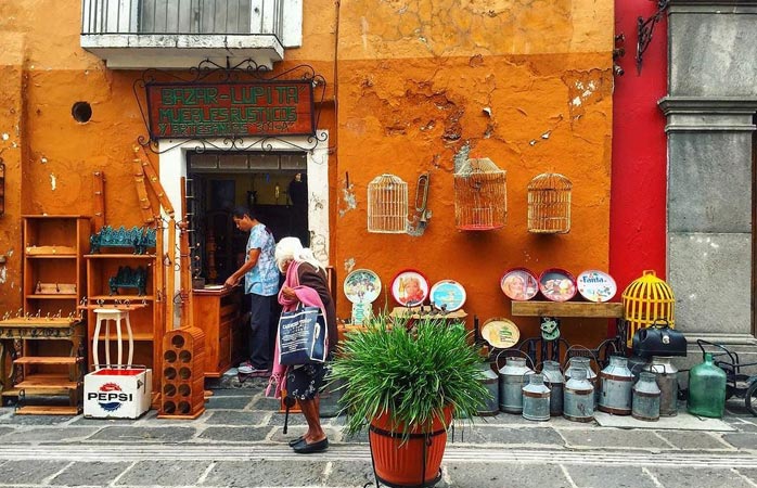 Puebla's kleurige straten staan vol met handwerk en antiek