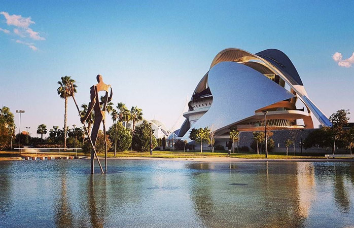 Het futuristische Reina Sofía Palace of the Arts, onderdeel van City of Arts and Sciences 