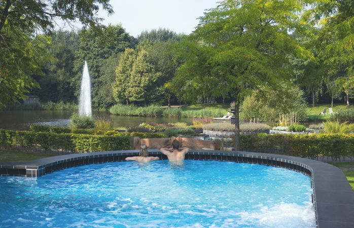 Geniet van het van heerlijke bronwater in de thermale baden - Fontana Resort