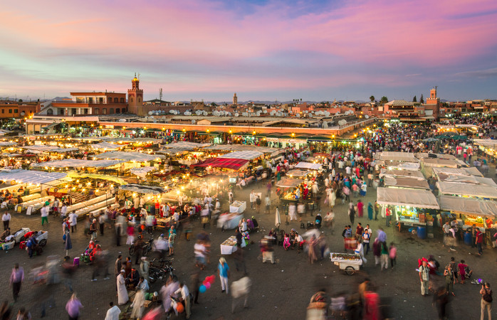 Marrakech staat o.a. bekend om zijn ‘souks’ (marktjes) en heerlijke muntthee.