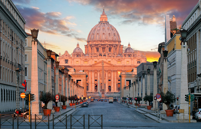 Uitzicht op de Sint-Pietersbasiliek in Vaticaanstad