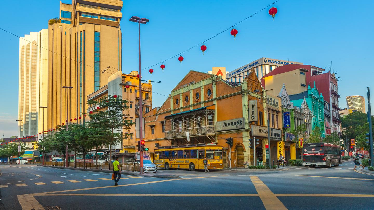 Vind goedkope vluchten van Jakarta naar Kuala Lumpur  momondo