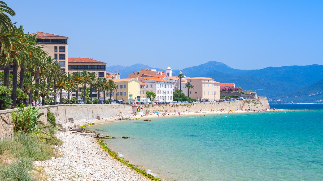 Corsica vakantie met kinderen; Bezienswaardigheden, Activiteiten & Stranden - Reisliefde Corsica vakantie met kinderen; Bezienswaardigheden, Activiteiten & Stranden - Reisliefde