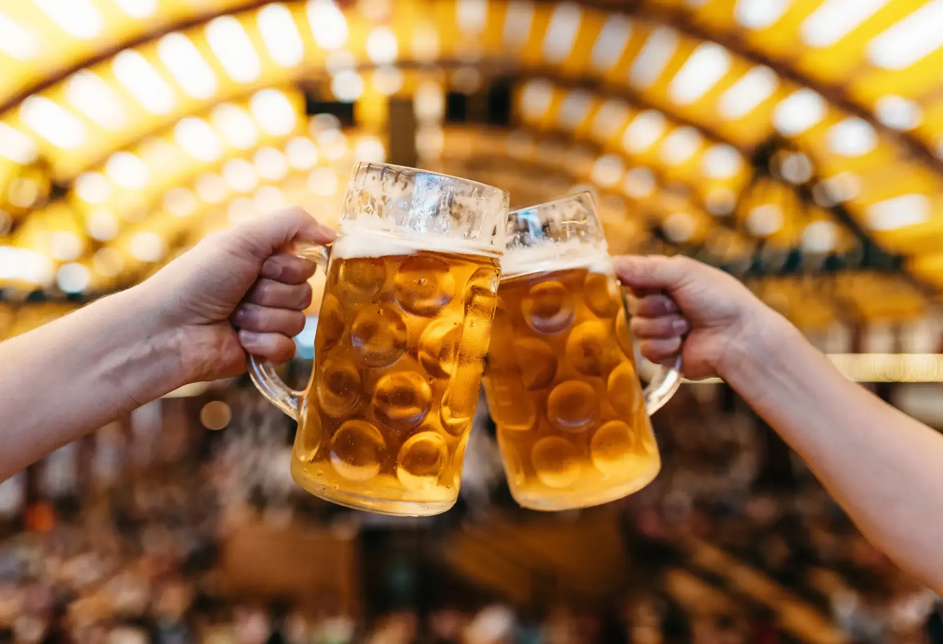 Vier de geboorte van echt bier tijdens het Oktoberfest!